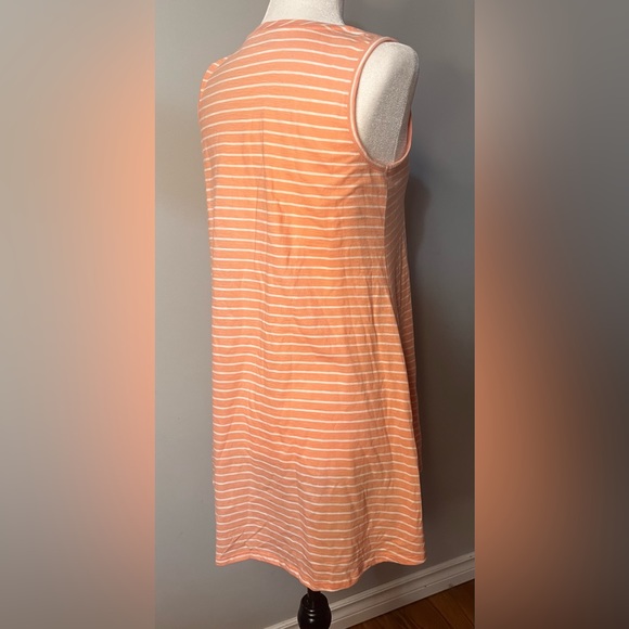 LOGO by Lori Goldstein Tank Top w/ Pockets!! - Picture 3 of 9